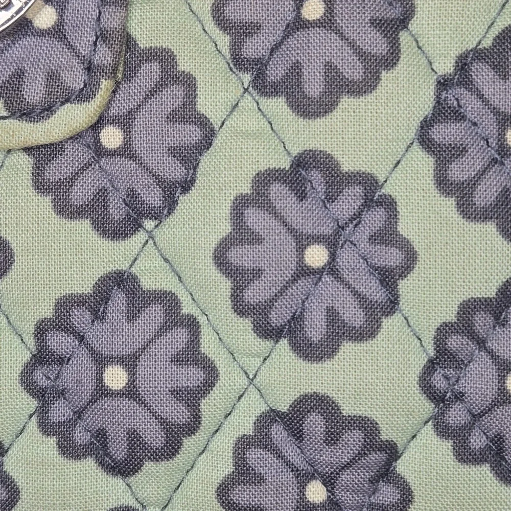 VERA BRADLEY Silver Turnlock Wallet Clutch Nomadic Floral Retired Organizer EUC - Picture 8 of 8